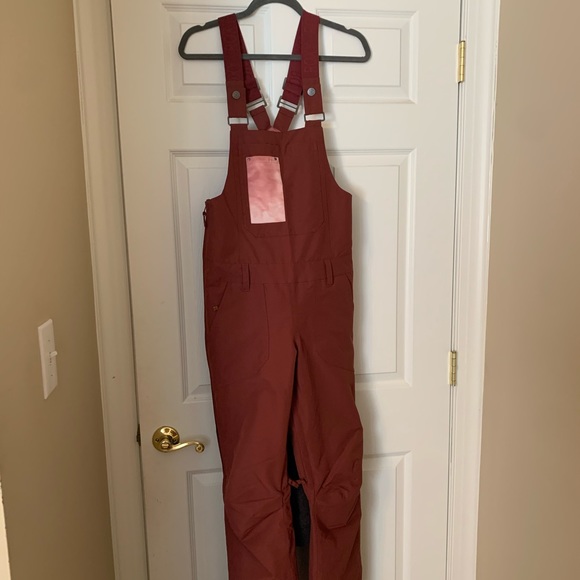 NWOT roxy snowboard/ ski overall bibs. - Picture 2 of 4